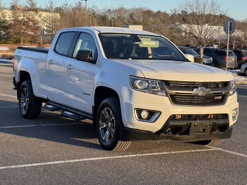 Used 2017 Chevrolet Colorado Z71 image 2