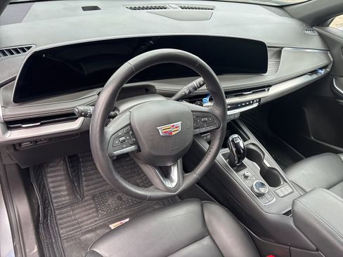 Used 2024 Cadillac XT4 Premium Luxury w/ Cold Weather Package image 8
