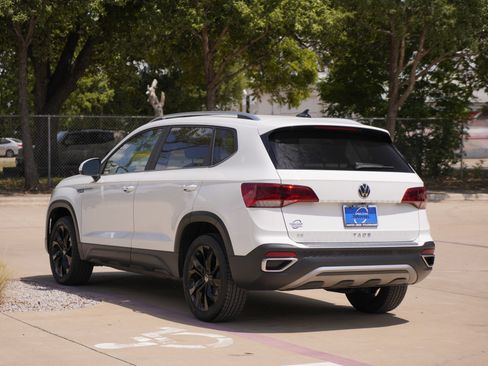 Certified 2023 Volkswagen Taos SE w/ Black Wheel Package FWD image 6