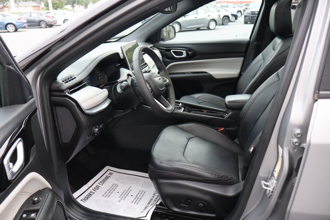 Used 2023 Jeep Compass Limited w/ Sun and Sound Group AWD/4WD image 7