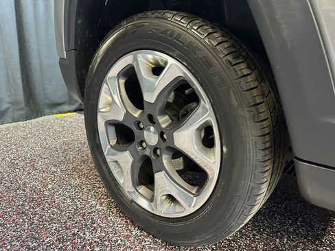 Used 2018 Jeep Compass Limited image 37