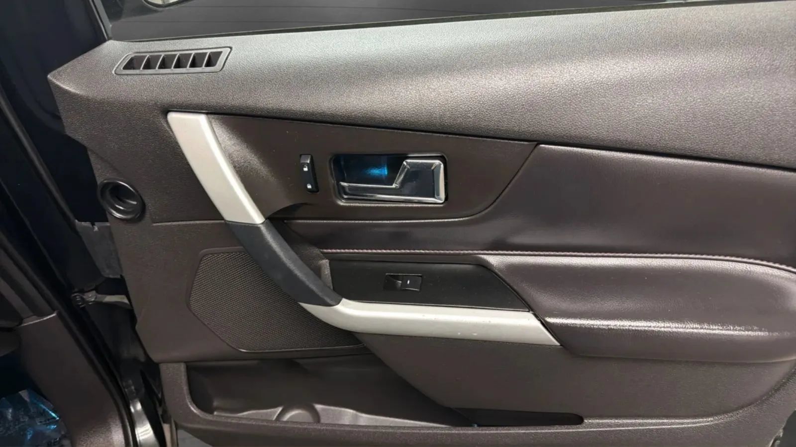 Used 2013 Ford Edge Limited FWD image 17