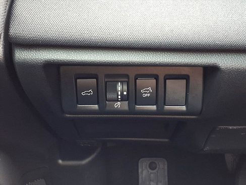 Certified 2025 Subaru Outback Premium image 9