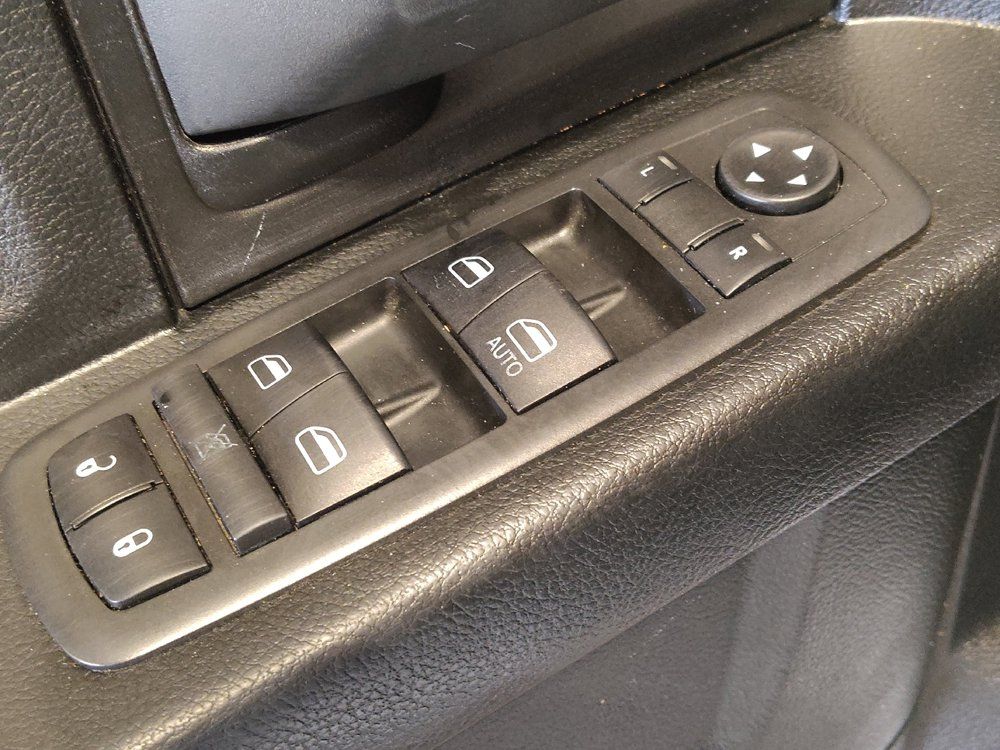 Used 2019 RAM 1500 Tradesman w/ Chrome Appearance Group AWD/4WD image 27
