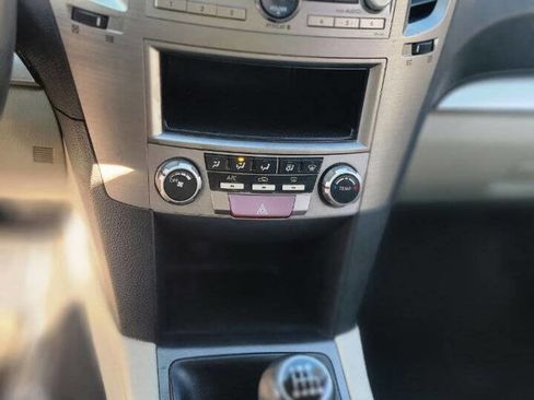 Used 2010 Subaru Outback 2.5i image 11