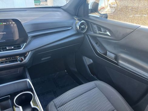 Used 2025 Chevrolet Equinox LT image 32