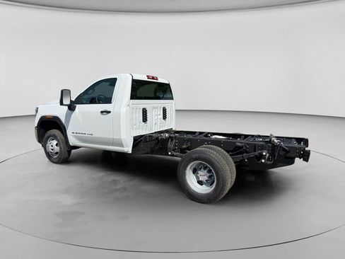 New 2026 GMC Sierra 3500 Pro w/ Snow Plow Prep Package AWD/4WD image 3