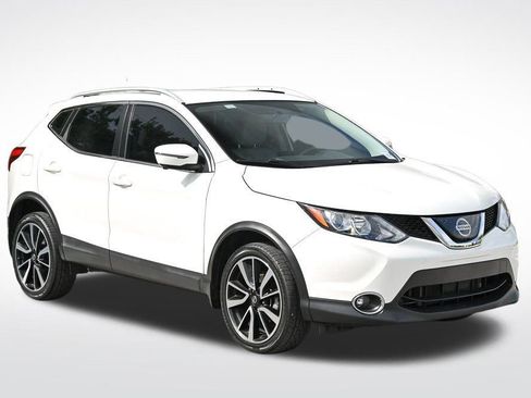 Used 2018 Nissan Rogue Sport SL image 3