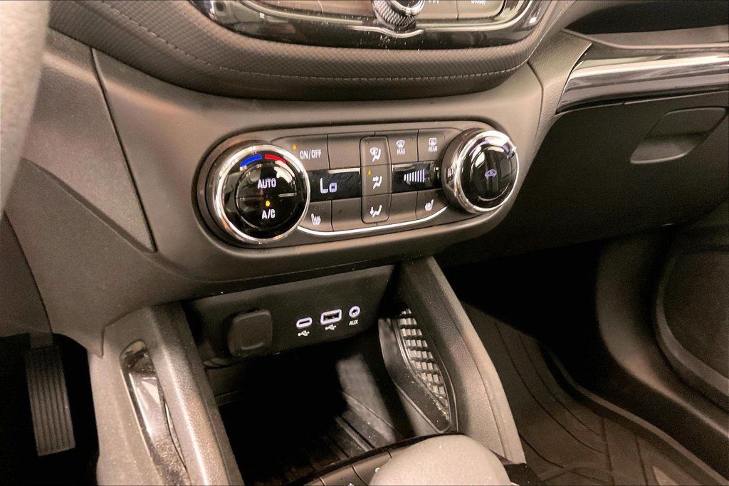 Used 2023 Chevrolet TrailBlazer LT w/ Convenience Package FWD image 14