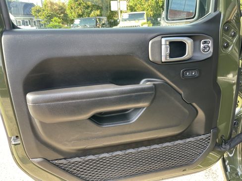 Used 2024 Jeep Wrangler Sport S image 29