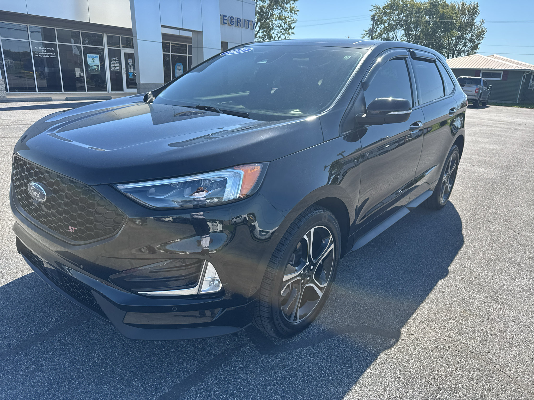 Used 2022 Ford Edge ST w/ Equipment Group 401A AWD/4WD image 3