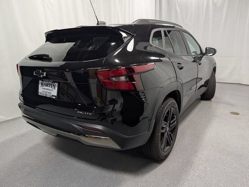 New 2026 Chevrolet Trax ACTIV w/ Sunroof Package FWD image 3