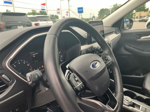 Used 2022 Ford Escape SEL AWD/4WD image 9