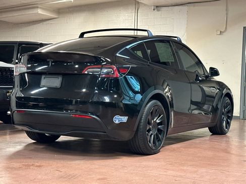 Used 2021 Tesla Model Y Long Range image 5