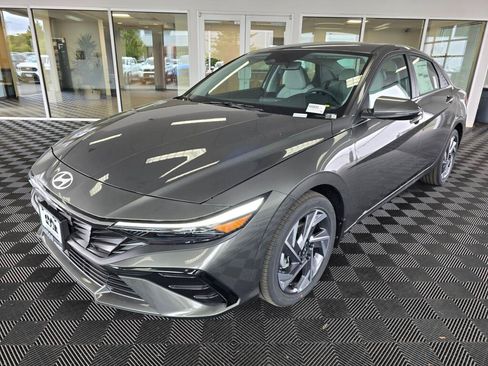 New 2026 Hyundai Elantra Limited FWD image 7