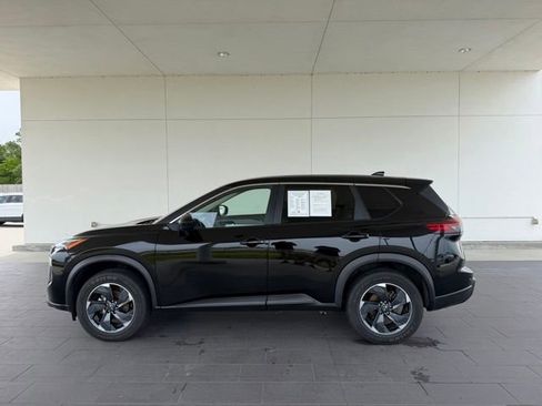 Used 2024 Nissan Rogue SV AWD/4WD image 9