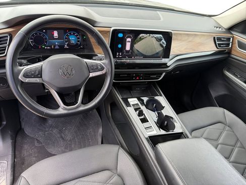 Used 2024 Volkswagen Atlas SE AWD/4WD image 10