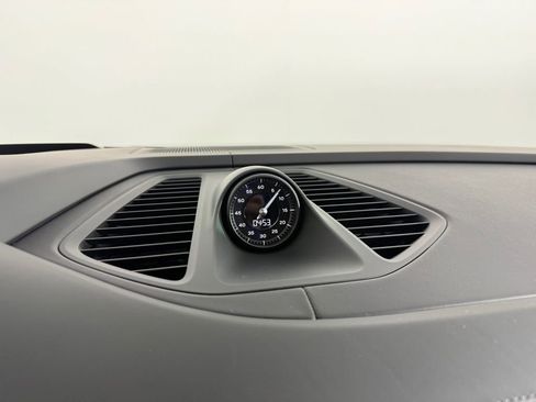 New 2026 Porsche Macan GTS Electric image 24