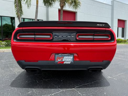 Used 2015 Dodge Challenger SRT Hellcat image 11