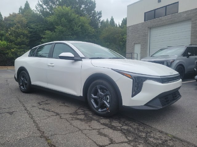 New 2026 Kia K4 FWD image 3