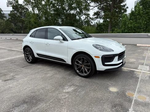 Used 2022 Porsche Macan w/ Premium Package Plus AWD/4WD image 1