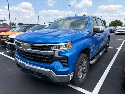 Used 2025 Chevrolet Silverado 1500 LT w/ Texas Edition Plus AWD/4WD image 2