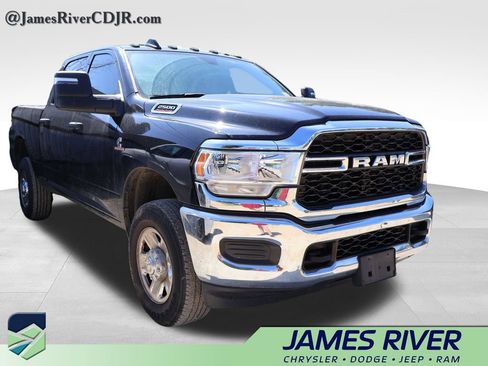Used 2024 RAM 2500 Tradesman w/ Chrome Appearance Group AWD/4WD image 14