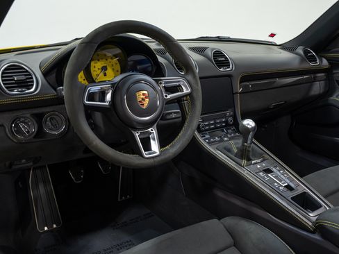 Used 2022 Porsche 718 Boxster Spyder RWD image 49