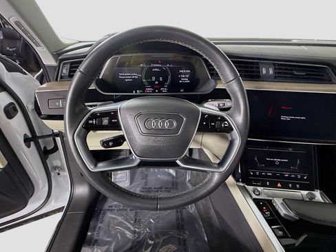 Used 2024 Audi Q8 e-tron Premium Plus w/ Premium Plus Package image 13