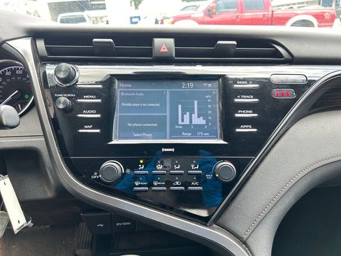 Used 2020 Toyota Camry LE FWD image 17
