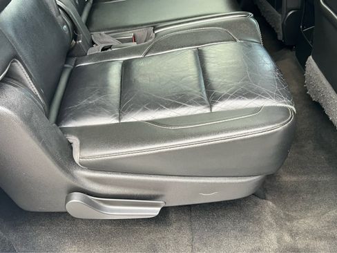 Used 2018 Chevrolet Suburban LT image 22