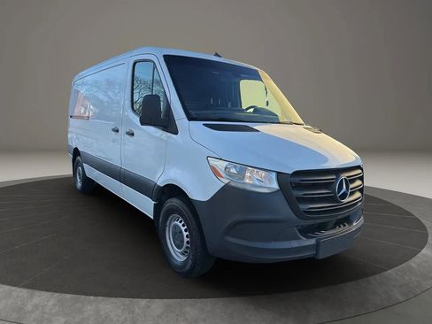 Used 2019 Mercedes-Benz Sprinter 144 Cargo image 3