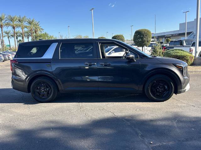 Used 2026 Kia Carnival FWD image 2