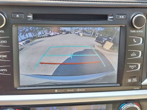 Used 2019 Toyota Highlander XLE image 16