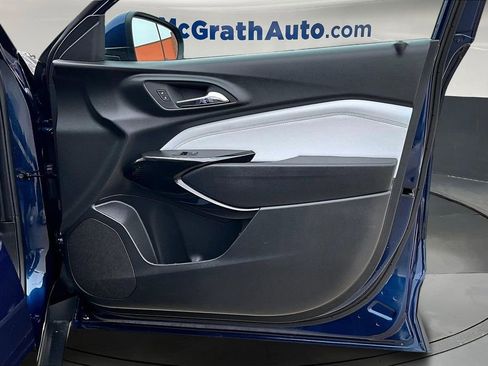 Used 2024 Chevrolet Trax LT w/ LT Convenience Package image 28