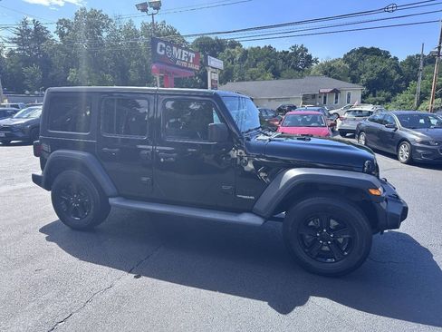 Used 2020 Jeep Wrangler Unlimited Sport AWD/4WD image 3