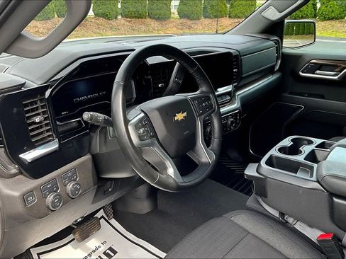 Used 2025 Chevrolet Silverado 1500 LT AWD/4WD image 15
