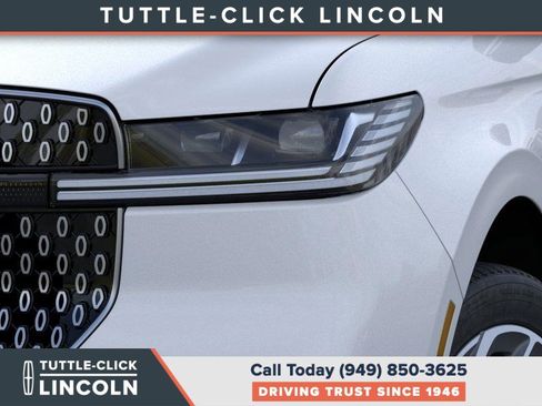 New 2026 Lincoln Navigator L Reserve image 18