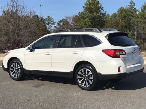 Used 2017 Subaru Outback 2.5i Limited image 4