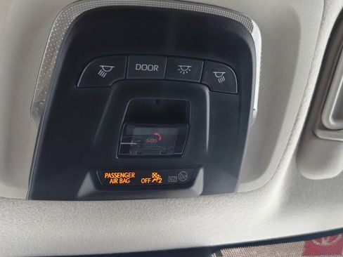 Used 2025 Toyota Corolla LE image 34