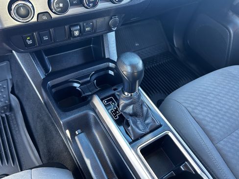 Used 2020 Toyota Tacoma SR5 w/ Technology Package image 27