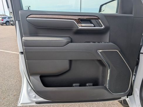 Used 2025 GMC Sierra 1500 Elevation AWD/4WD image 7
