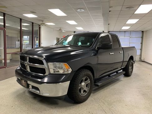Used 2017 RAM 1500 Classic SLT RWD image 2