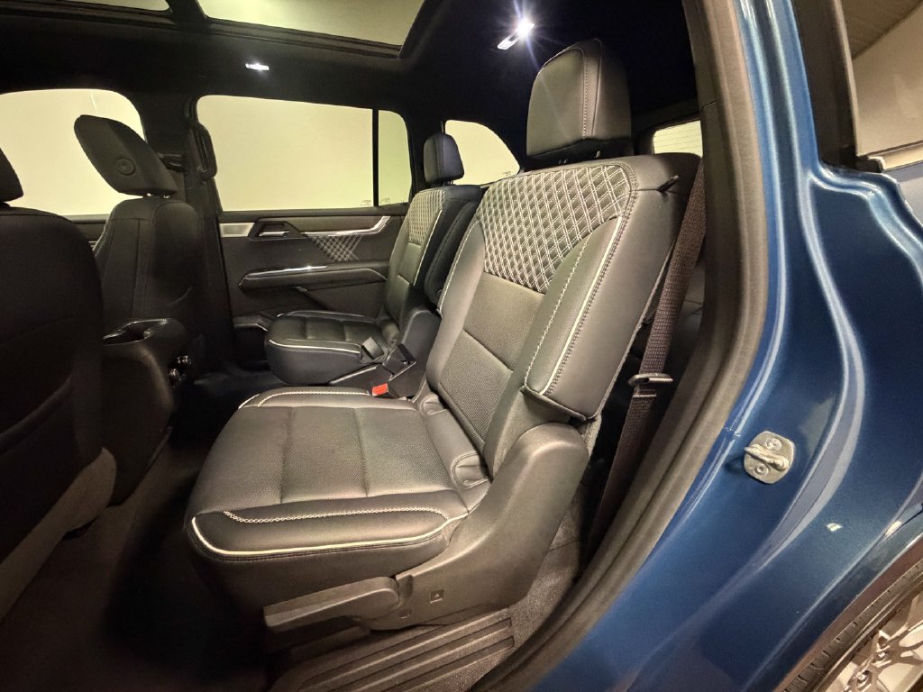 Used 2024 GMC Acadia Denali w/ Super Cruise Package AWD/4WD image 8