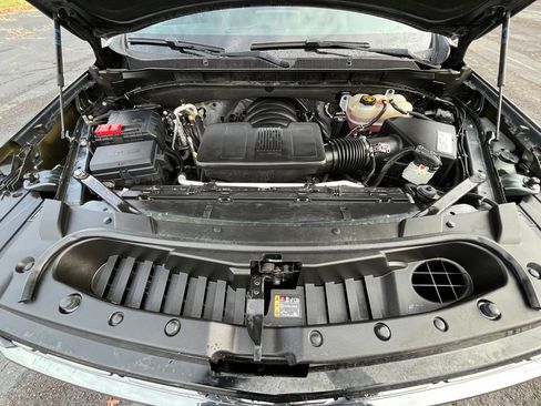 Used 2021 Chevrolet Suburban RST w/ Luxury Package image 8