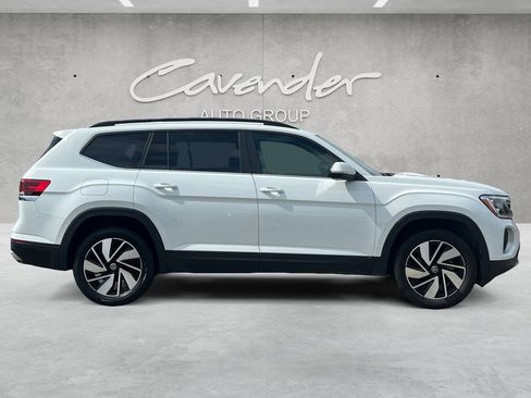 Used 2025 Volkswagen Atlas SE image 17