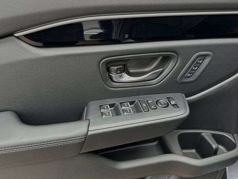 New 2025 Honda Pilot Touring image 10