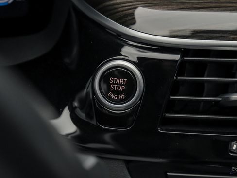 Used 2023 BMW 540i w/ M Sport Package image 60