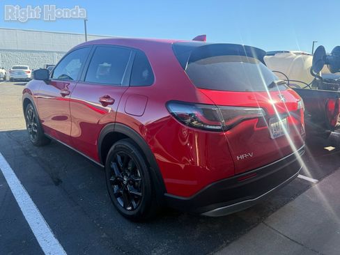 Used 2025 Honda HR-V Sport image 3