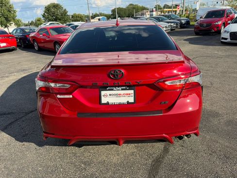 Used 2020 Toyota Camry SE w/ Convenience Package FWD image 8